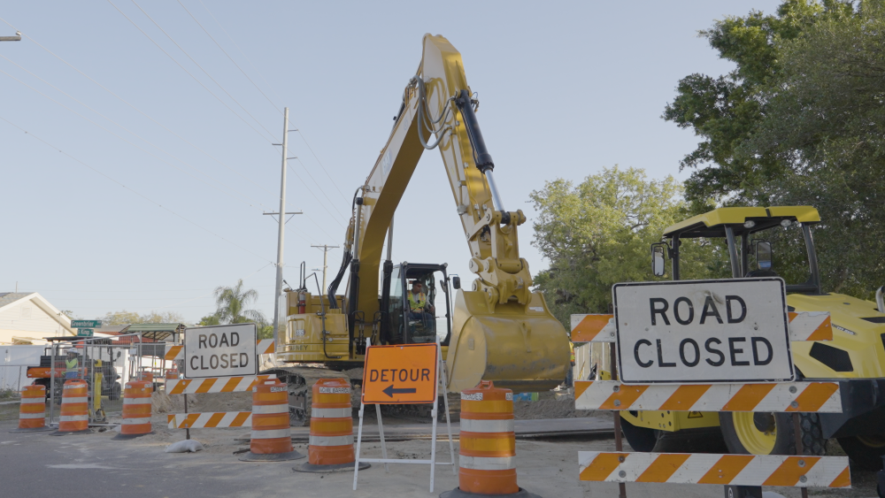 Road closure and detour signs at the Greenbriar and S Kings closure